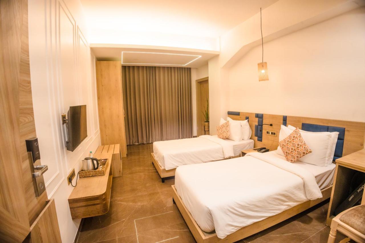 Hotel Mirana , Tinsukia Екстериор снимка
